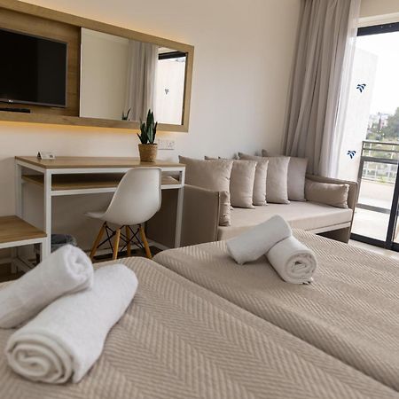 Venus Beach Hotel Paphos Exterior photo