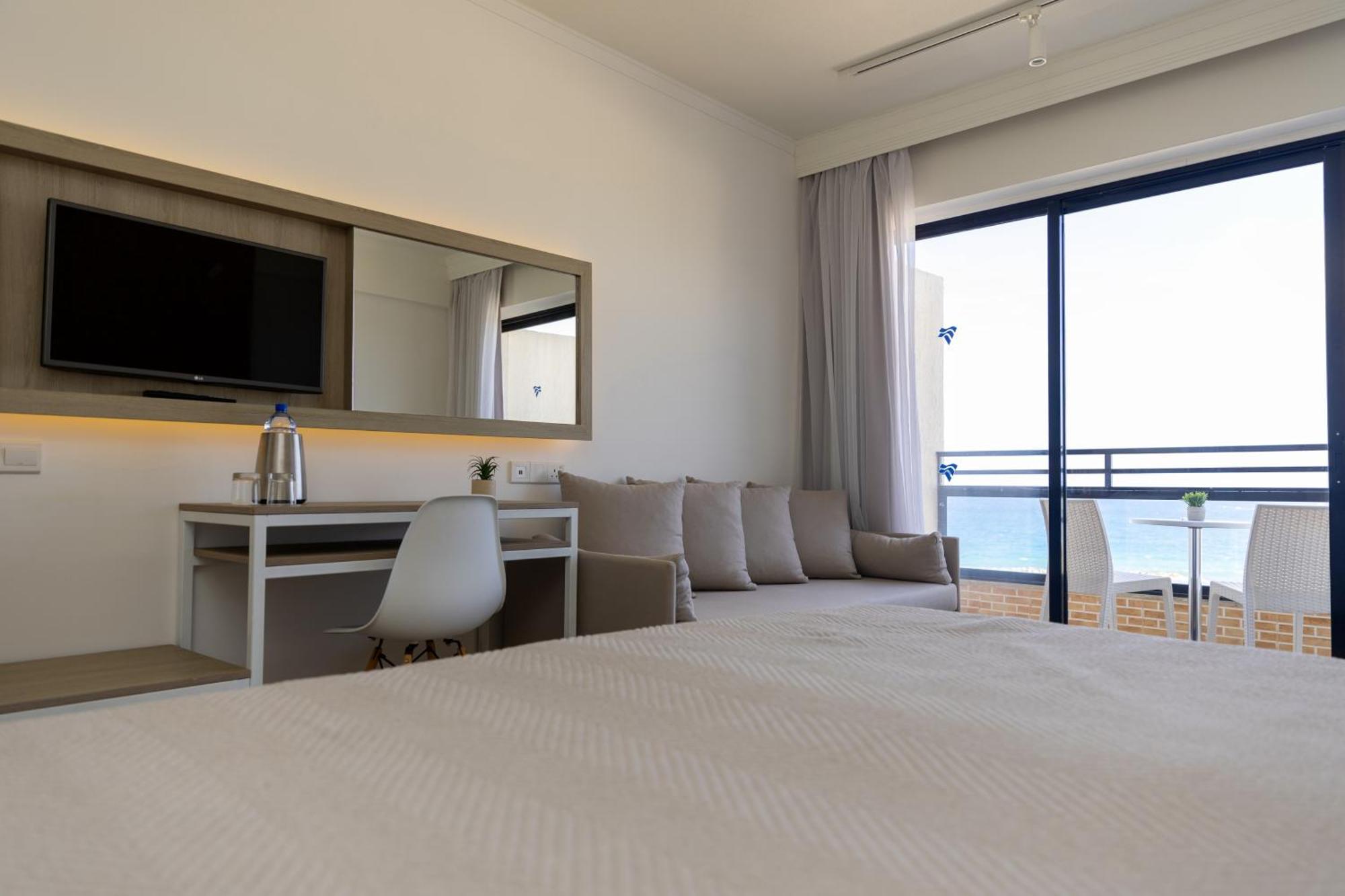 Venus Beach Hotel Paphos Exterior photo