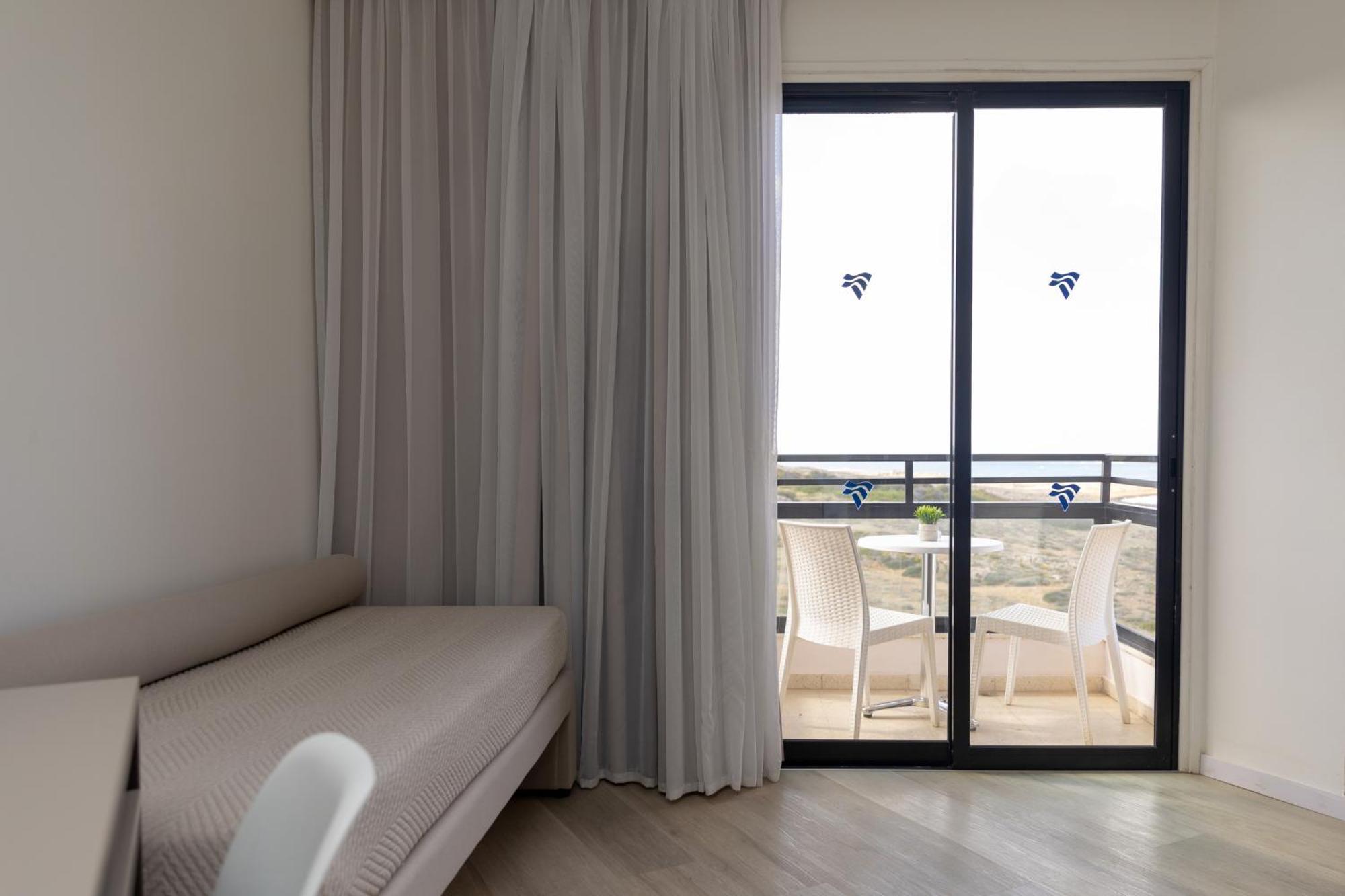 Venus Beach Hotel Paphos Exterior photo